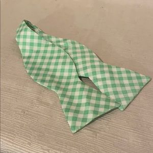 Vineyard Vines Green Gingham Plaid Kentucky Derby Style Bow Tie